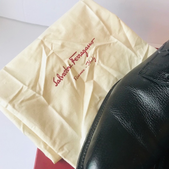 Salvatore Ferragamos men’s shoes - Picture 8 of 8